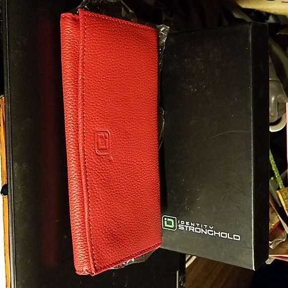 New without tag red identity stronghold wallet - Picture 1 of 3